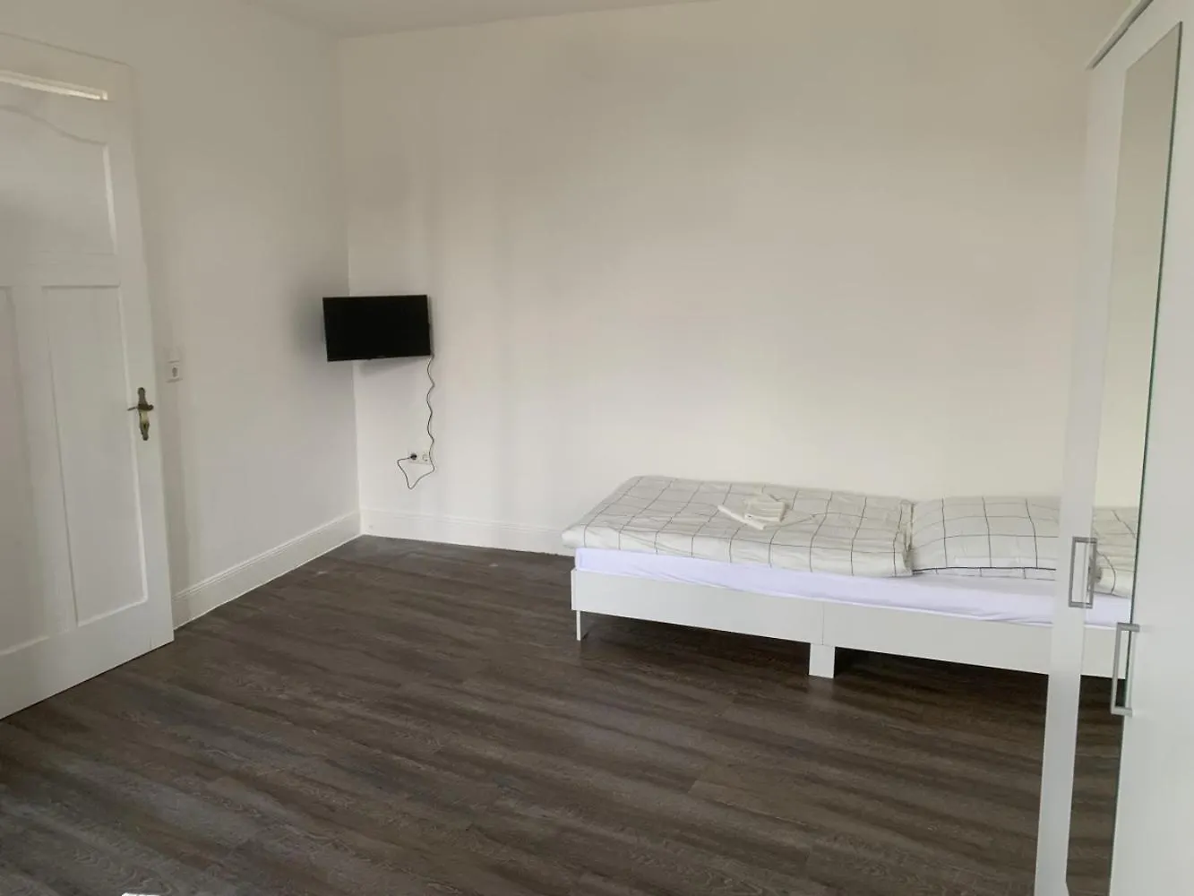 Sleek Apartment In Troisdorf